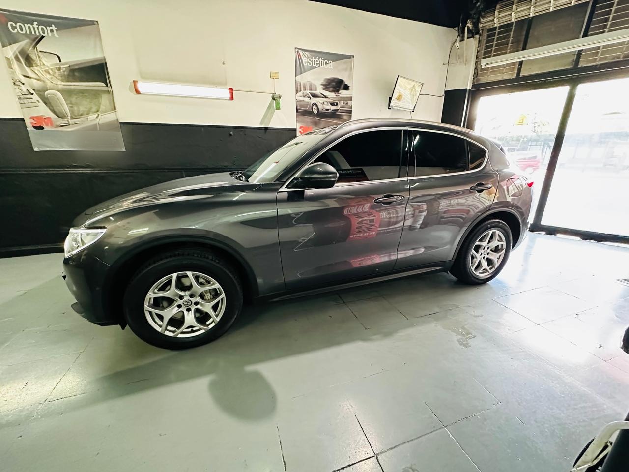 Alfa Romeo Stelvio · Polarizado